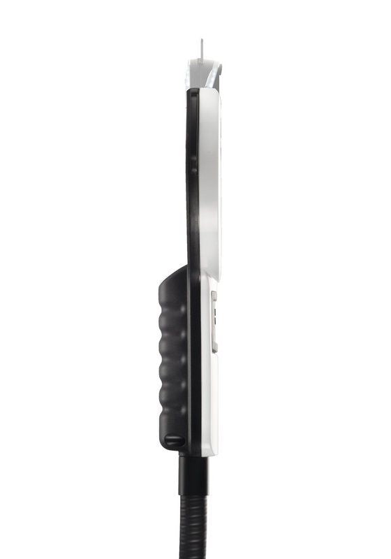 Lupenleuchte varioLED flex mit kurzem Arm in seitlicher Ansicht.