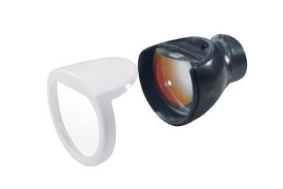 Detailansicht der opt-on® 2.7 TTL Lupenbrille mit abnehmbaren Linsenaufsätzen.