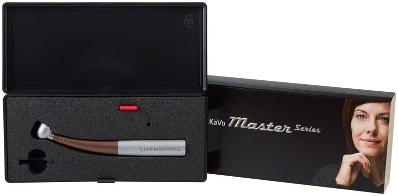 Turbinenhandstück MASTERtorque™ LUX M9000 L braun in schwarzer Box.