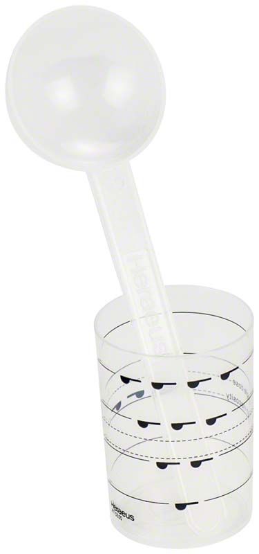 Messbecher und Dosierlöffel des Alginat Pulvermess-Sets von Kulzer.