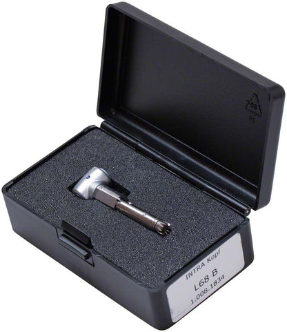 INTRA™ Kopf Typ L68B in schwarzer Präsentationsbox mit Schaumstoffeinlage.