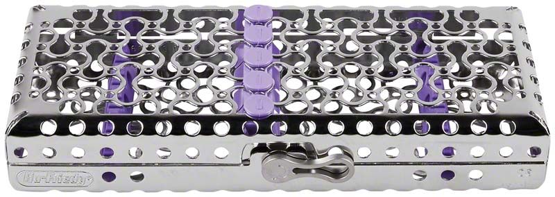 Metallische Kassette mit lila Akzenten, geeignet für medizinische Instrumente.