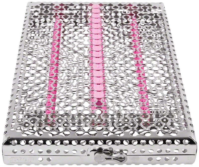 Perforierte Edelstahlkassette für 16 Instrumente mit lavendelfarbenen Akzenten.