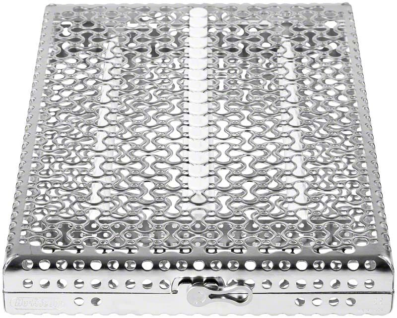 Metallkassette für 16 Instrumente, silberfarben mit Lochdesign.