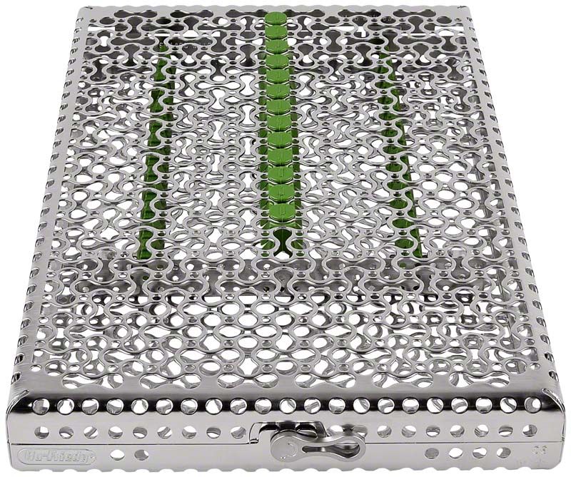 Metallkassette für 13 Instrumente mit grünem Einsatz.