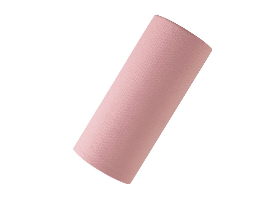 Rosa beschichteter Monoart Patientenumhang in Rolle.