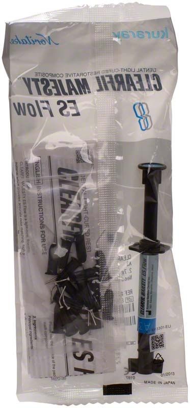 Clearfil Majesty ES Flow Verpackung mit Spritze für Zahnrestaurationen.