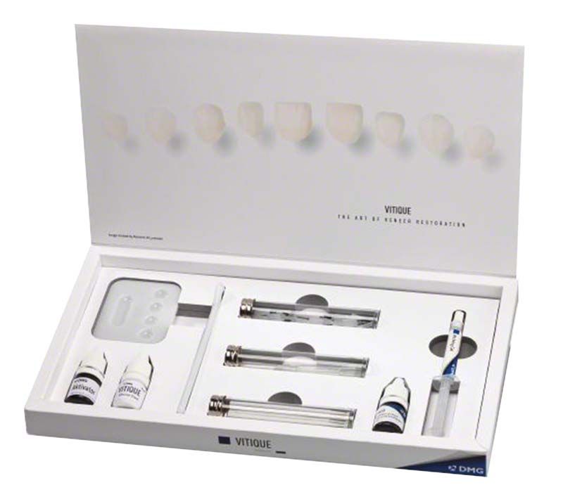 Vitique Zubehörset mit verschiedenen Zahnerneuerungswerkzeugen in geöffneter Verpackung.