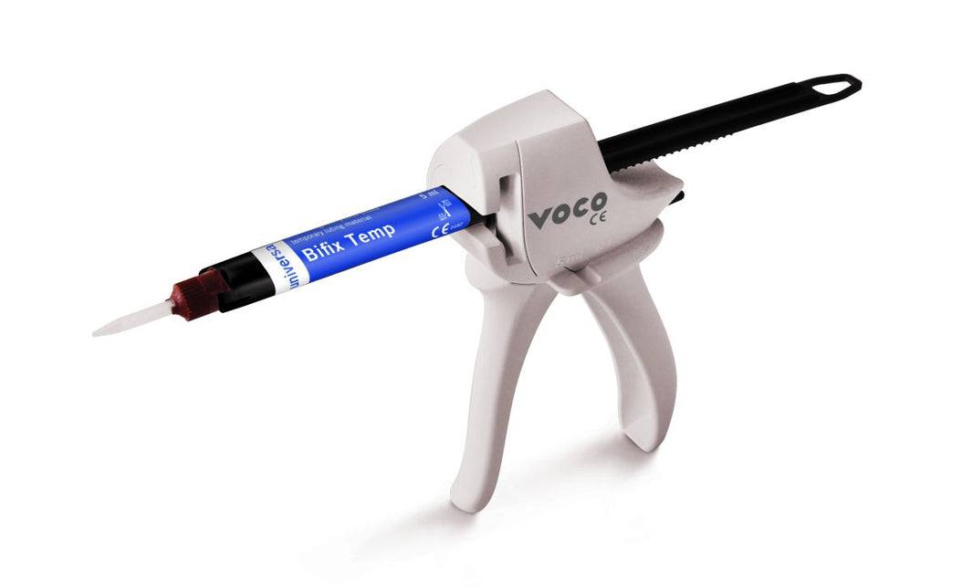 Spritzenförmiger QuickMix Dispenser mit blauem Bifix Temp Etikett.