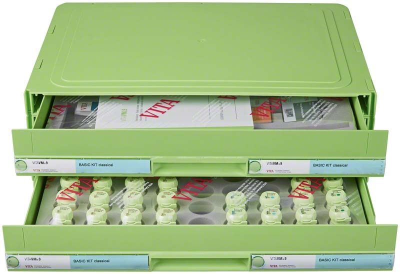 Grünes VITAVM®9 BASIC KIT VITA classical A1-D4® Zahnersatz-Set mit Farbmuster.