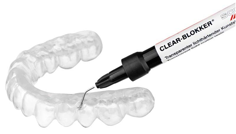 Transparente Schiene mit Clear-Blokker Gel zur präzisen Anwendung.