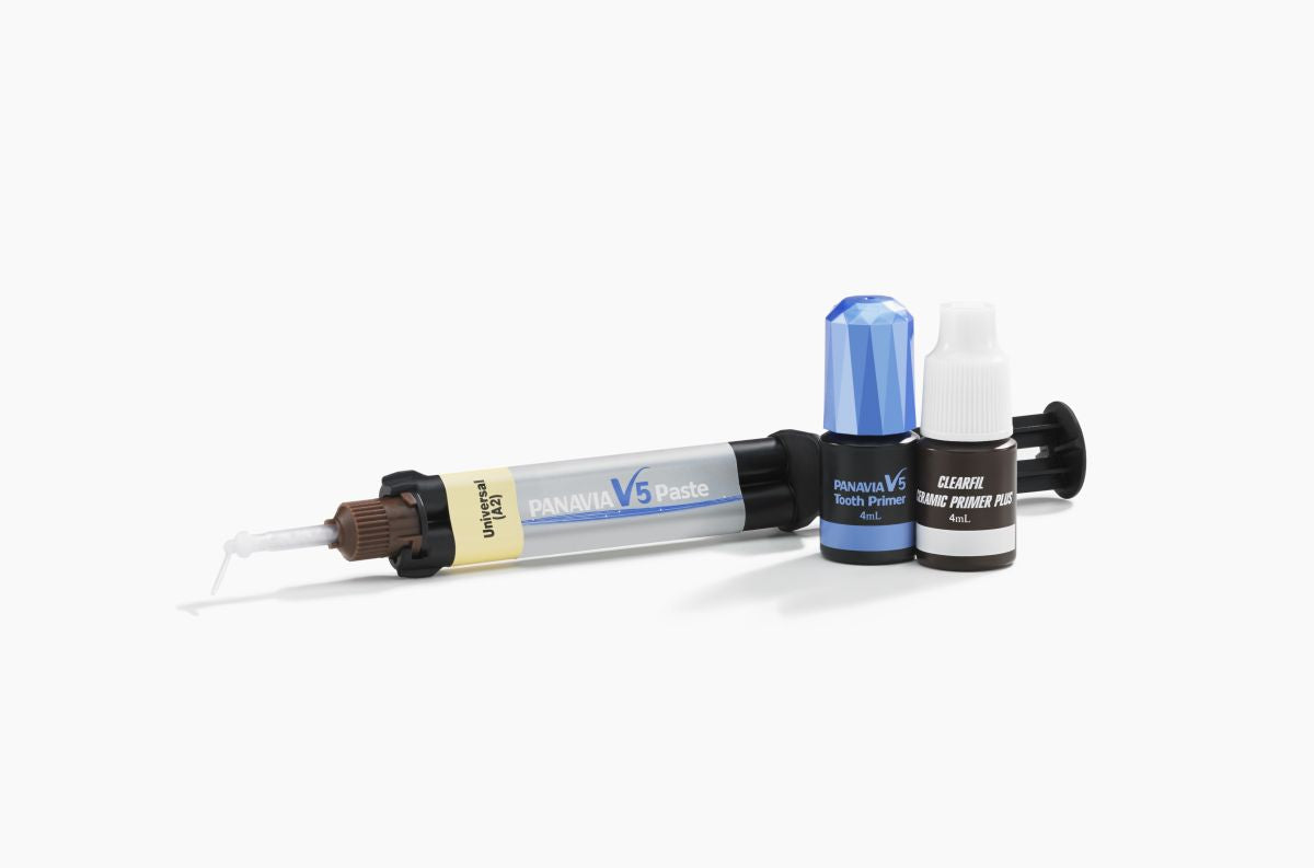 Panavia™ V5 Intro Kit A2 Universal mit Paste, Primer und Flasche.