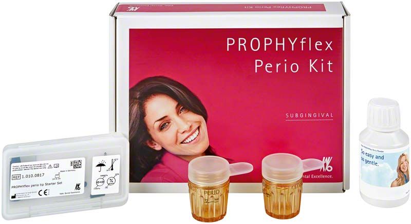 PROPHYflex™ Perio Kit mit Pulverbehältern und Flüssigkeitsflasche auf rotem Hintergrund.