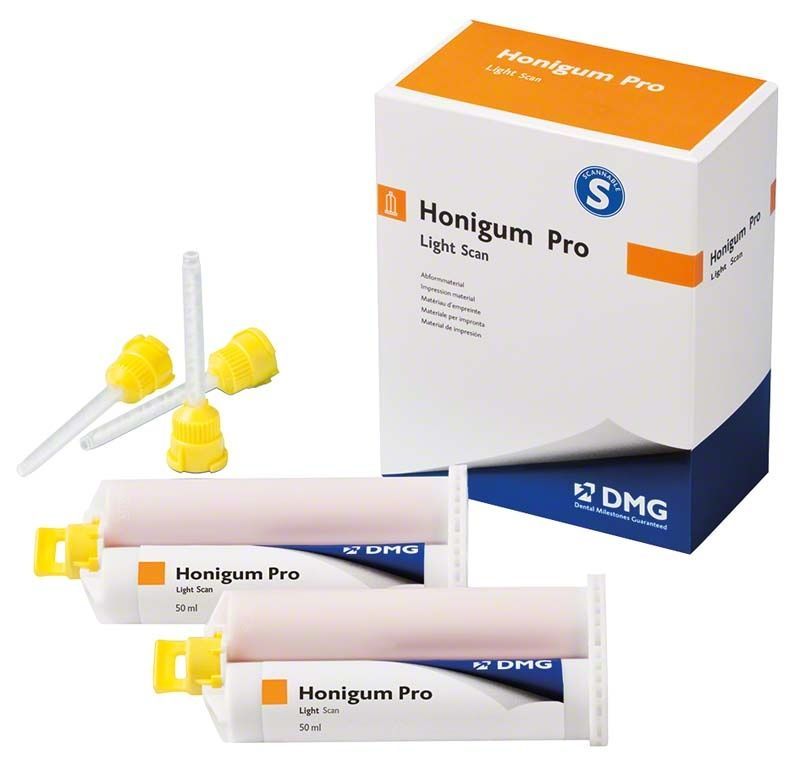 Honigum Pro-Light Scan Kartuschen mit Mischkanülen vor Verpackung.