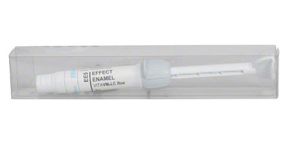 Weißer Applikator der VITA VM® LC flow EFFECT ENAMEL EE5 in transparenter Verpackung.
