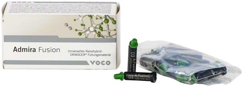 Admira Fusion Caps Mix Verpackung mit grünen Applikationskappen und Produktbeschreibung.