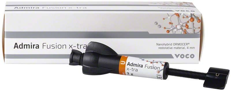 Admira Fusion x-tra Spritze mit Verpackung im Hintergrund