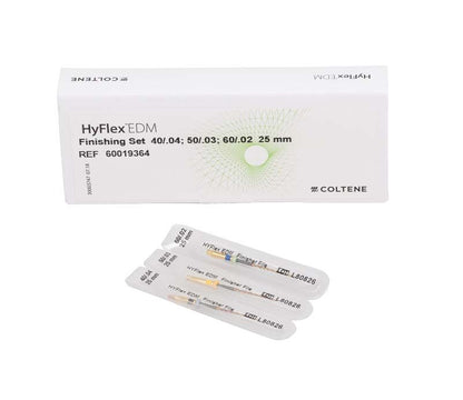HyFlex™ EDM Finishing Set 25mm in geöffneter Verpackung mit drei NiTi-Feilen.