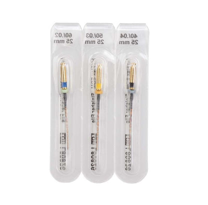 Drei HyFlex™ EDM Feilen 25mm in transparenter Blisterverpackung.