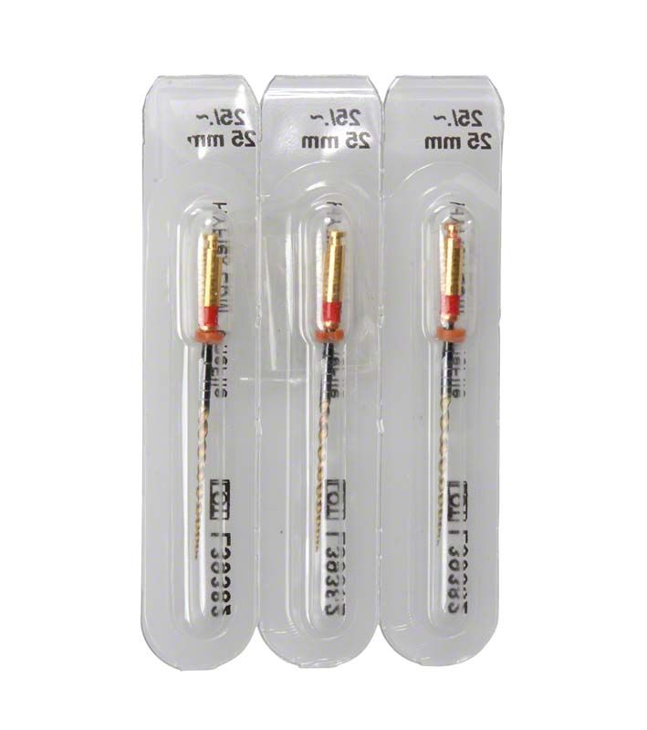 Drei HyFlex™ EDM NiTi-Feilen 25mm in Einzelverpackungen.