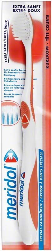 meridol® Spezial-Zahnbürste in Verpackung mit weichem Bürstenkopf und ergonomischem Griff