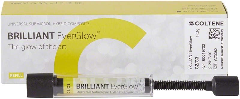 BRILLIANT EverGlow™ Spritze C2/C3 vor Verpackung mit Produktinformationen.