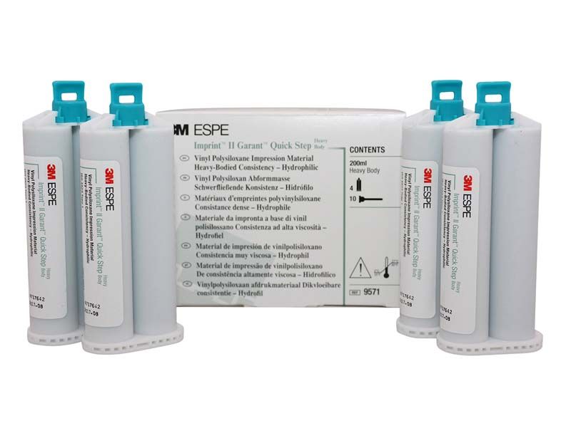 Vier Kartuschen 3M™ Imprint™ II Garant™ Quick Step Heavy Body vor Verpackung.