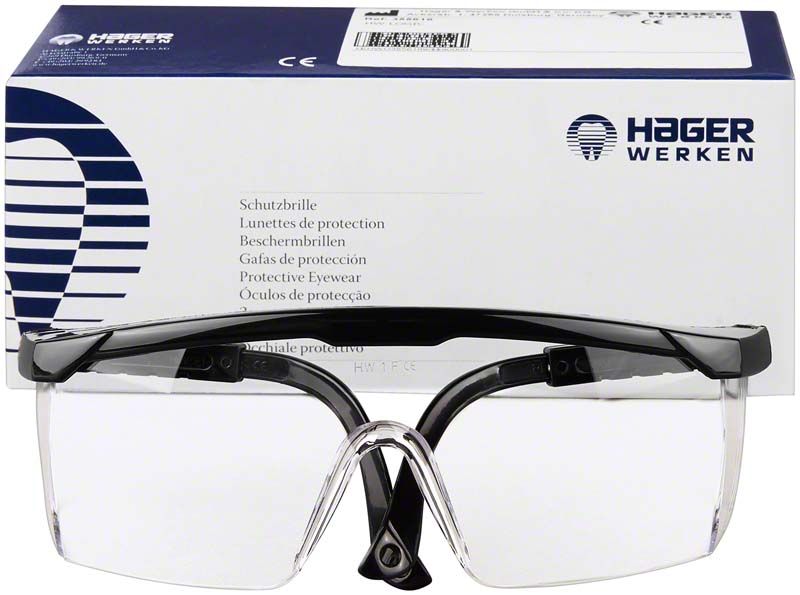 Schutzbrille H&W Logic mit längenverstellbaren Seitenbügeln vor Verpackung.
