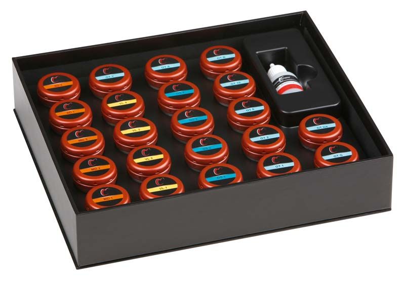 HeraCeram® Sets Matrix-Set mit Farbtönen in runden Behältern und Flüssigkeit.