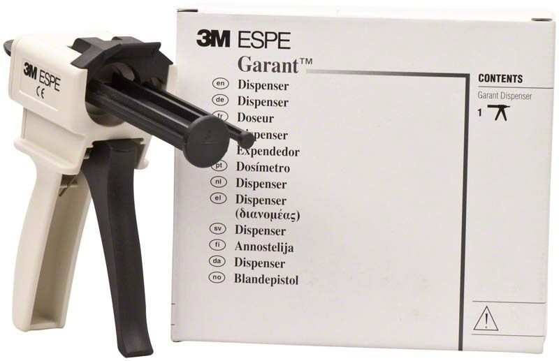 3M™ Garant™ Dispenser 4:1/10:1 vor Verpackung abgebildet.