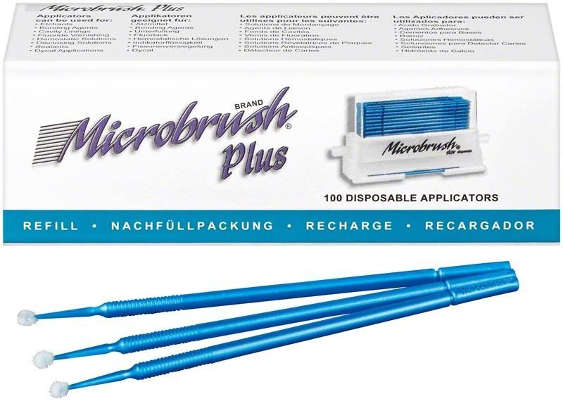 Microbrush Plus Applikatoren in blau mit Verpackung im Hintergrund.