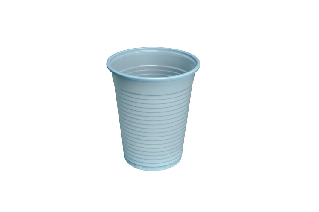 Monoart hellblauer Einweg-Mundspülbecher 180ml mit Riffelung.