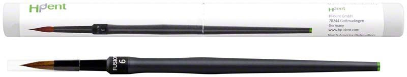 FUSION.brush Gr. 6 mit schwarzem Griff und feiner Spitze.