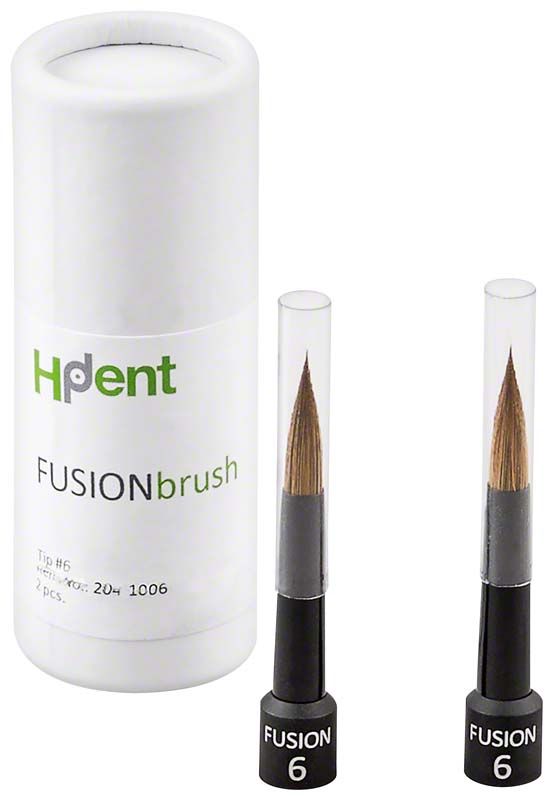 FUSION.brush Pinsel Größe 6 mit Verpackung und zwei Pinselspitzen.