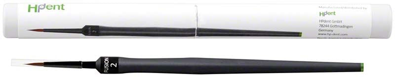 FUSION.brush Gr. 2 mit schwarzem Griff und feiner Spitze.