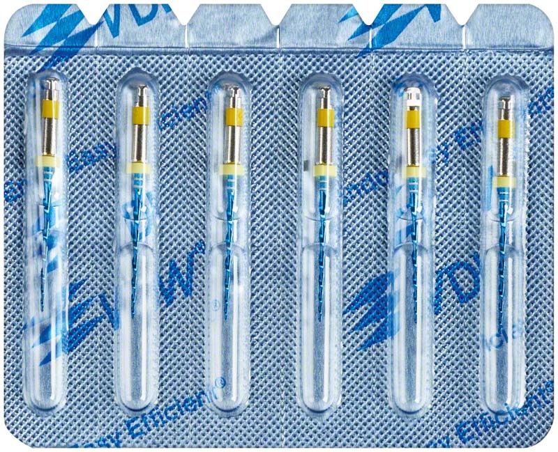 Endodontie-Instrumente RECIPROC® blue R50 in Blisterverpackung.