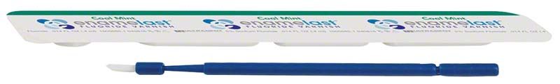 Einzeldosis-Packung Enamelast® Cool Mint Fluoridlack mit Applikator.