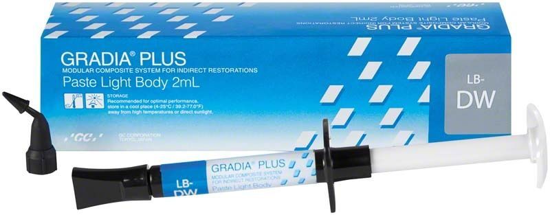 GRADIA® PLUS Paste Light Body LB-DW Spritze mit Verpackung.