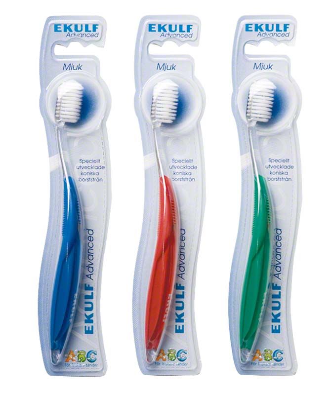 Zahnbürste Ekulf Advanced Soft in blauer, roter und grüner Verpackung.