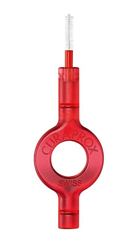 Rote CURAPROX Interdentalbürste mit ultrafeinen Borsten für Zahnzwischenräume.