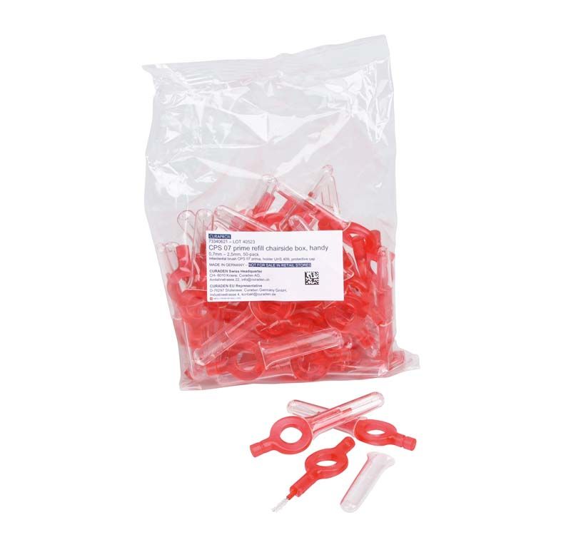 Kunststoffverpackung mit roten CURAPROX CPS prime Interdentalbürsten und Sichtfenster.