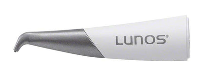 Pulverstrahlerdüse Lunos® Düse Supra für Dentalgeräte in Nahaufnahme.