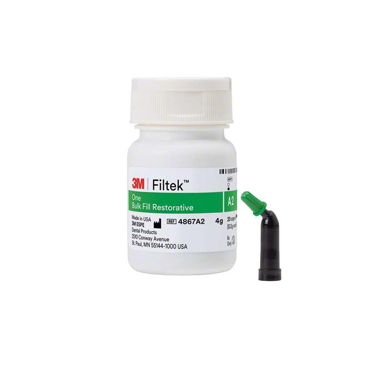 Filtek™ One Bulk Fill Kapseln A2 in weißem Behälter mit grüner Kappe.