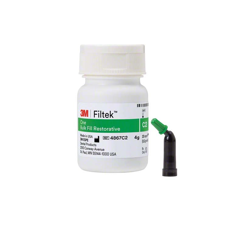 Filtek™ One Bulk Fill Kapseln C2, Zahnarztmaterial in weißem Behälter mit Kapselaufsatz.