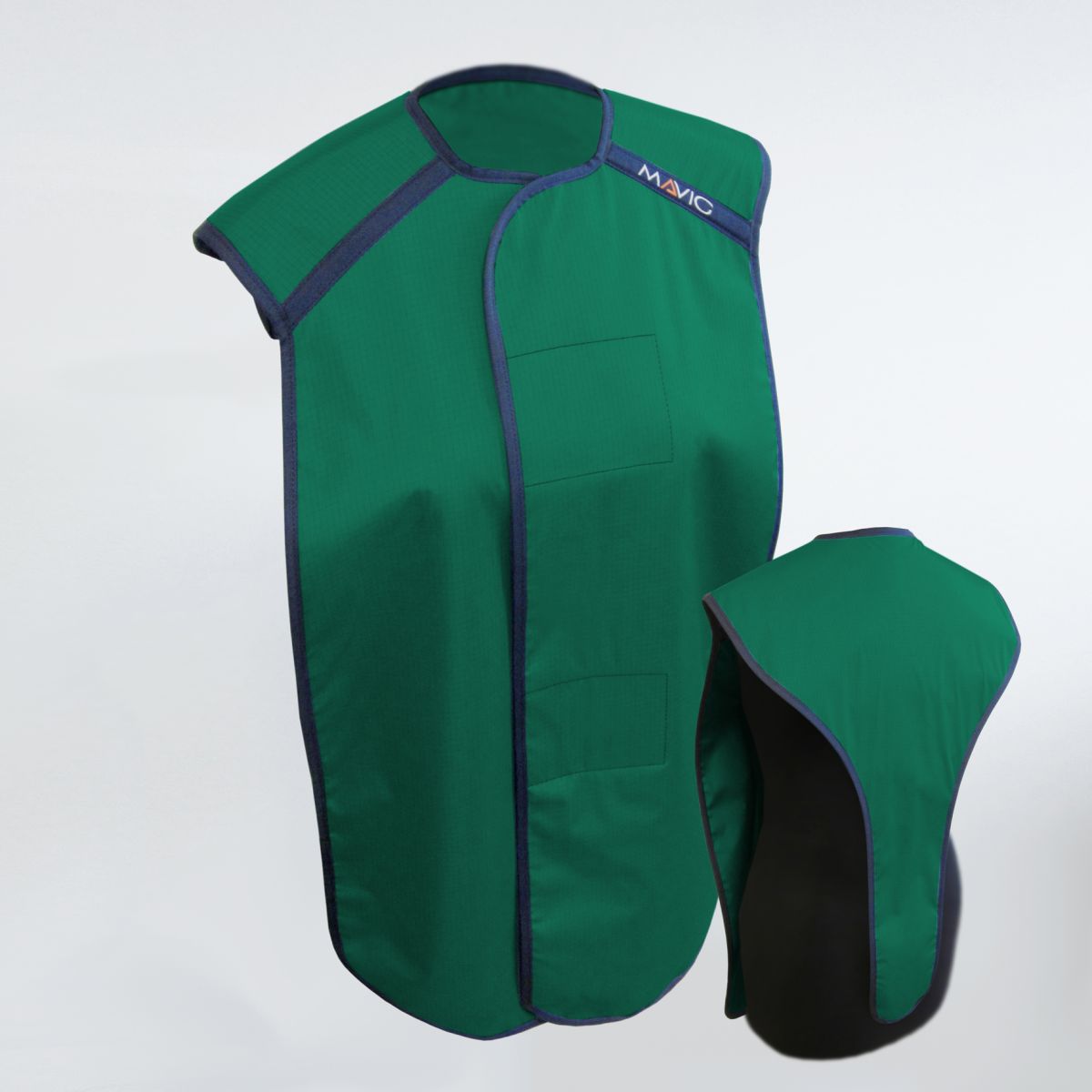 Panoramaschürze RD635 für Kinder in grüner Farbe mit blauen Rändern.