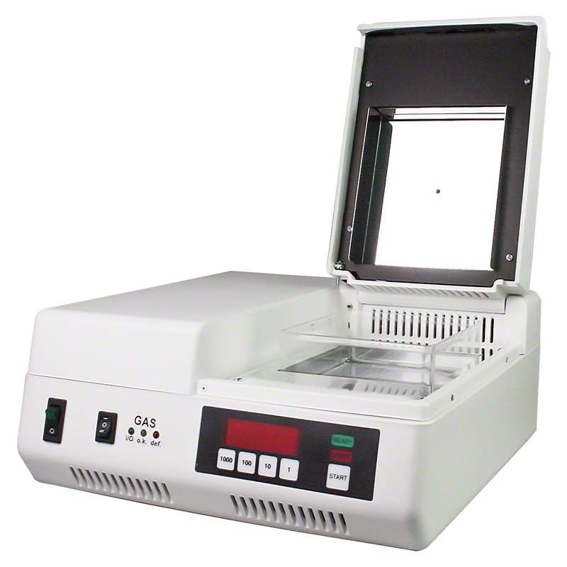 Otoflash G171 Polymerisationsgerät mit offenem Deckel und Bedienelementen.