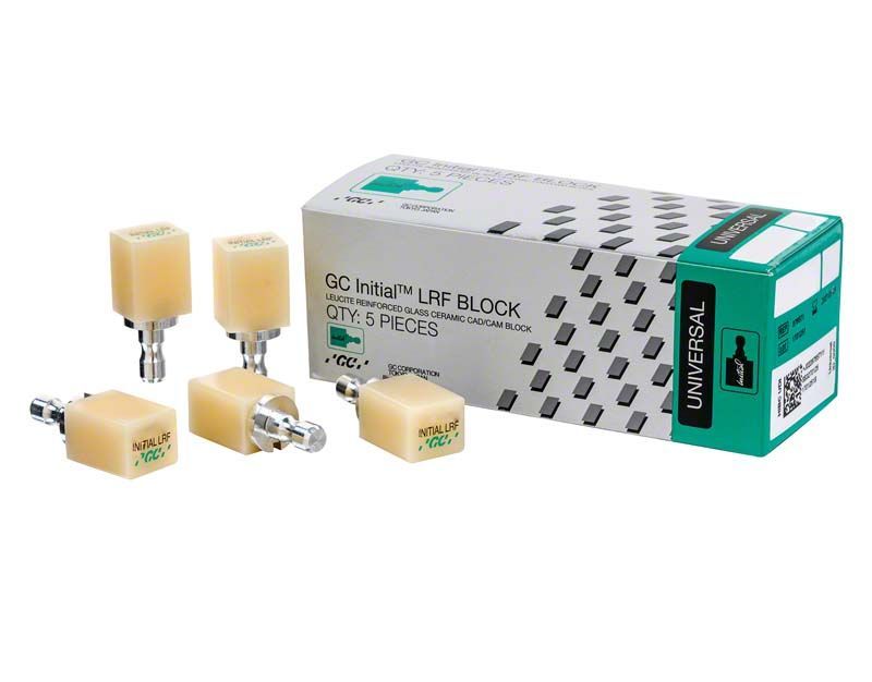 GC Initial™ LRF HT-14L Universal A1 Keramikblöcke mit Verpackung im Hintergrund.