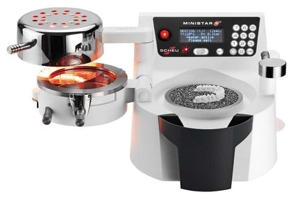 MINISTAR S® 230 V Tiefziehgerät mit geöffnetem Heizstrahler und Bedienfeld.