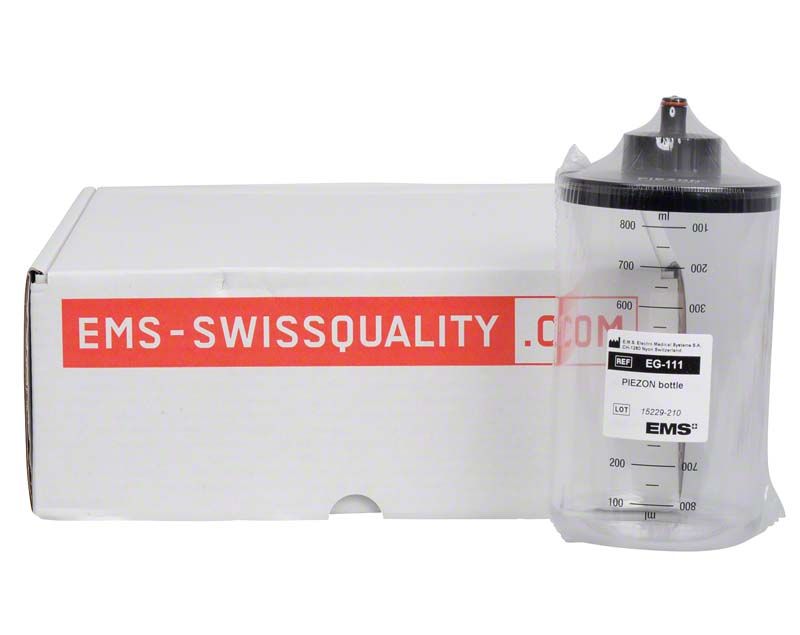 Leere PIEZON® Flasche neben weißer Verpackung mit rotem Aufdruck.