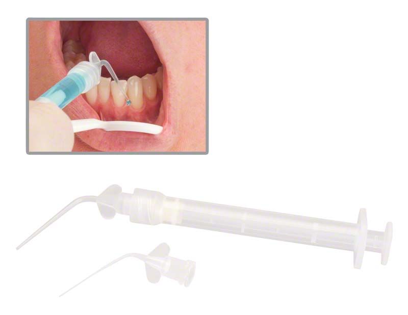 Miraject Flexi Tip 27G mit Luer-Spritzen-Anwendung im Mund.